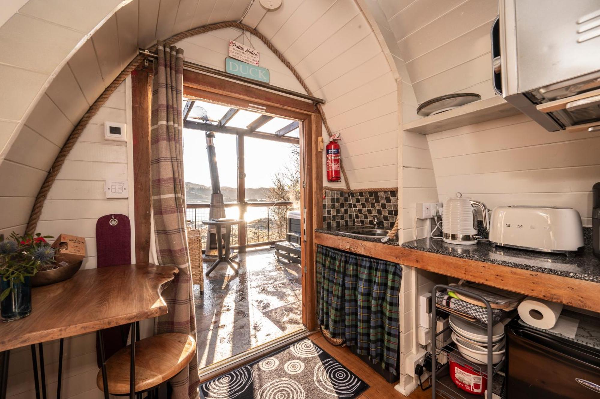 Mountview Pod Hotel Lochinver Eksteriør billede